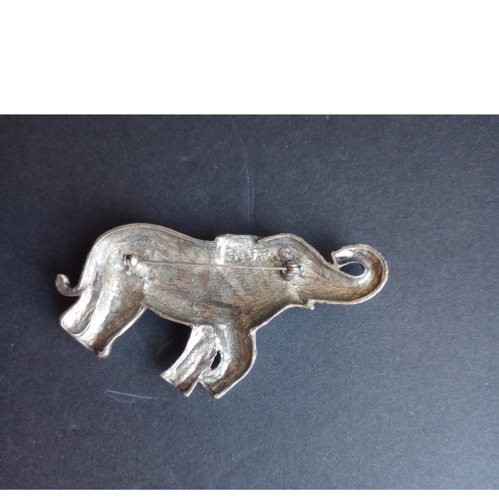 Elephant Brooch Silver Color Rhinestone Solid - Picture 6 of 7